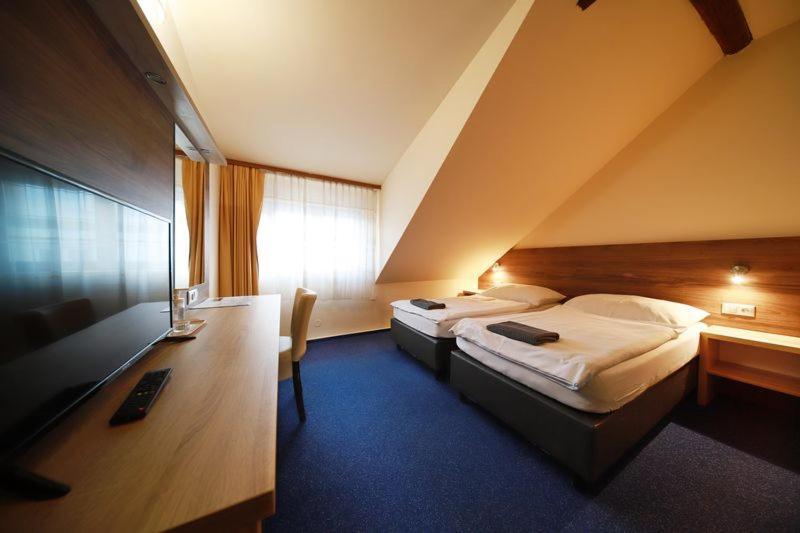 Pension Harmonie Kolín Extérieur photo