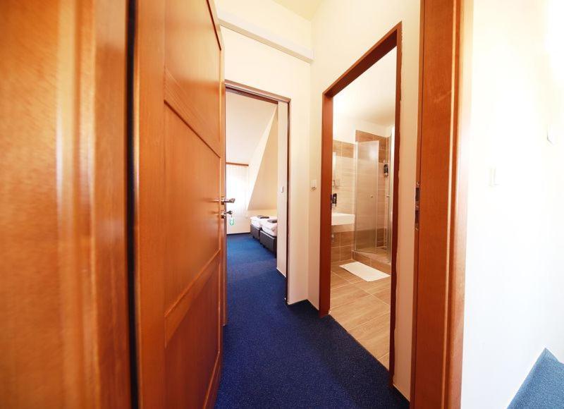 Pension Harmonie Kolín Extérieur photo