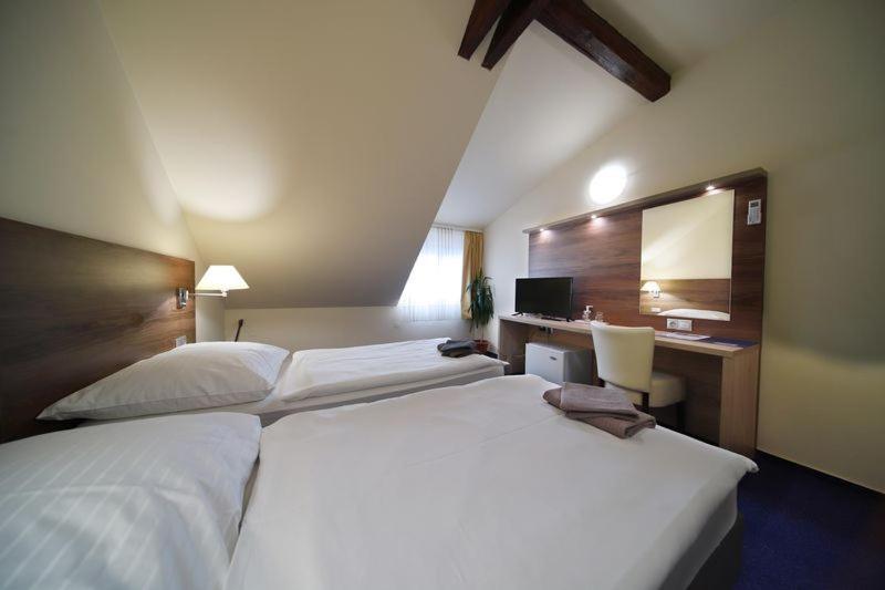 Pension Harmonie Kolín Extérieur photo