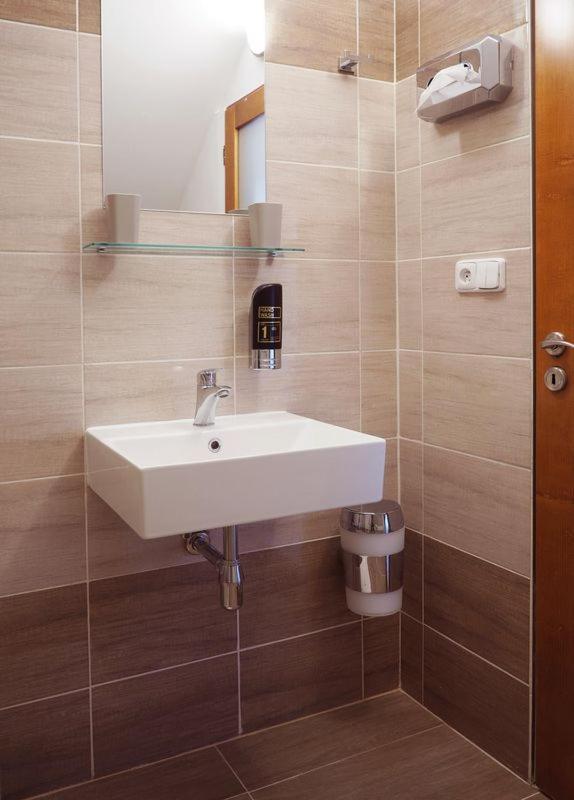Pension Harmonie Kolín Extérieur photo